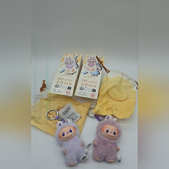 Authentic Labubu pin for love, letter D - Picture 14 of 16